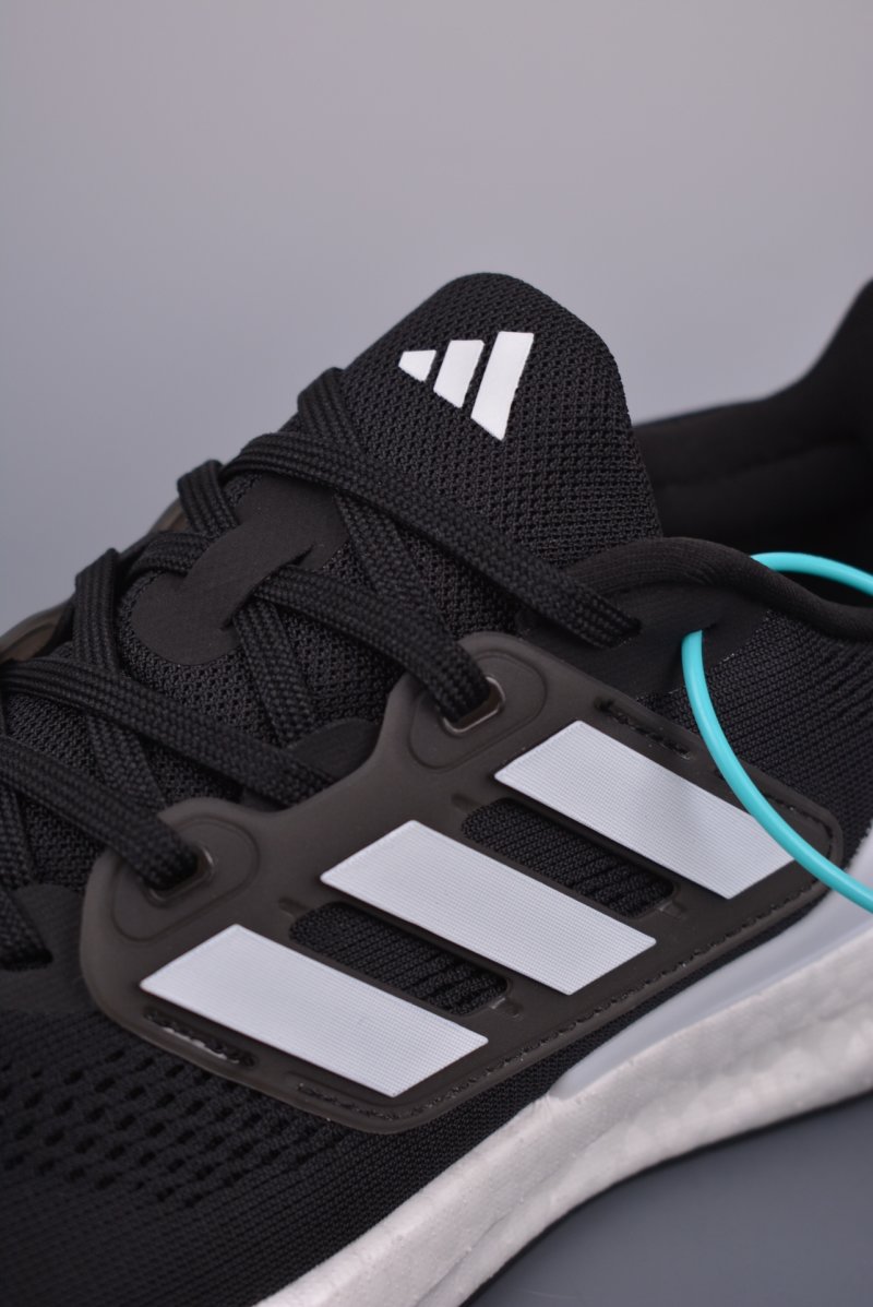 Adidas PureBOOST 22 view
