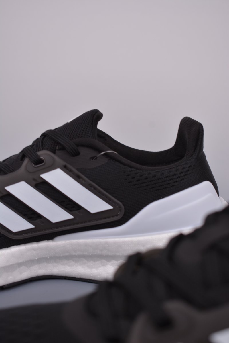Adidas PureBOOST 22 view