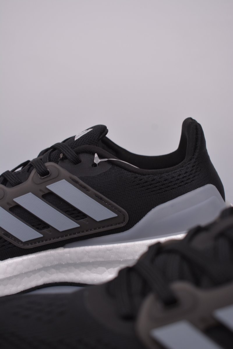 Adidas PureBOOST 22 view