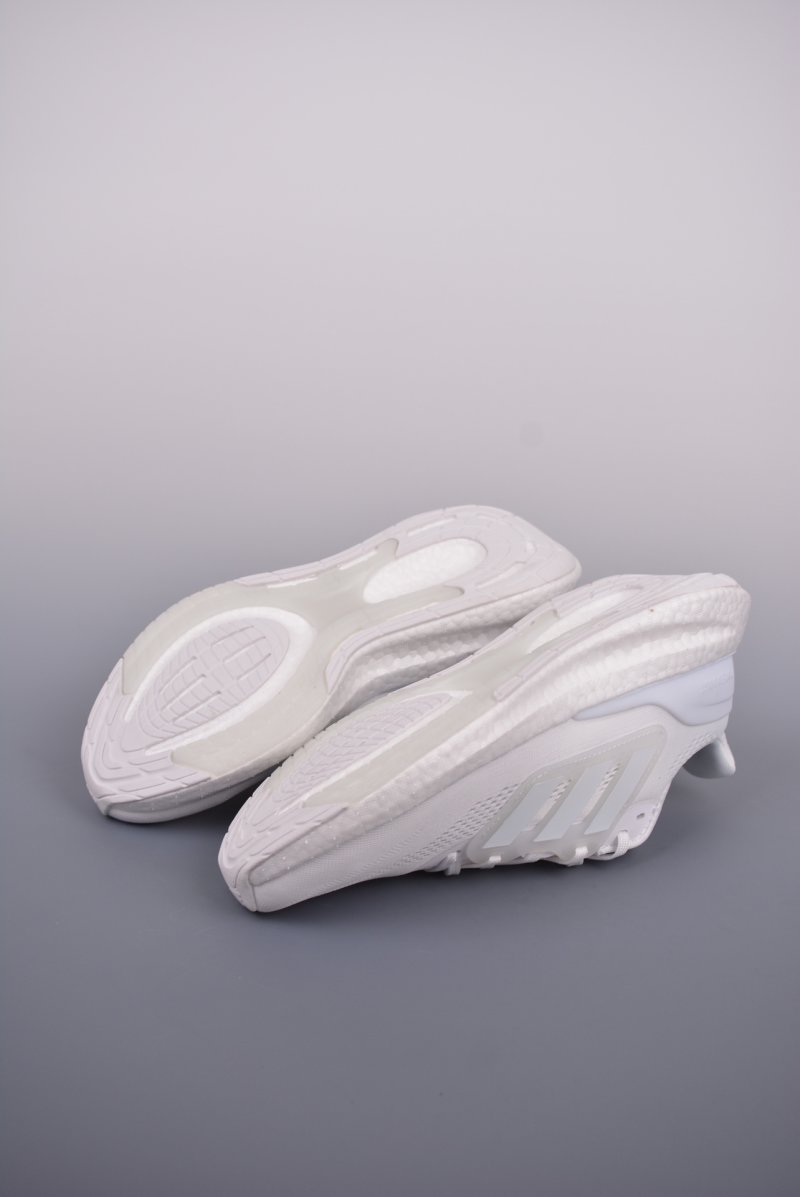 Adidas PureBOOST 22 view