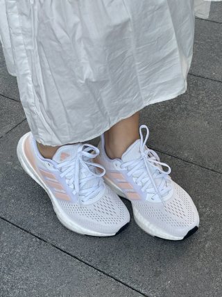 Adidas PureBOOST 22 view 4