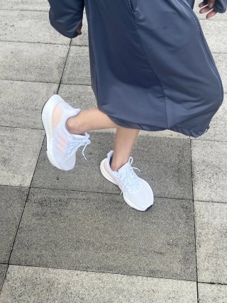 Adidas PureBOOST 22 view 5