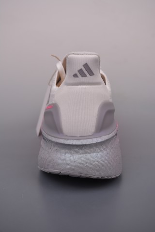 Adidas Ultra Boost 5X view 4