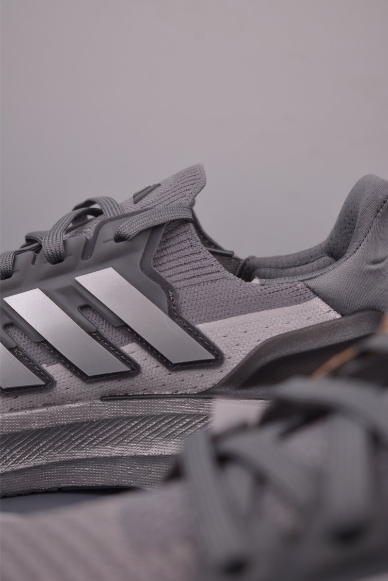 Adidas Ultraboost 5X view