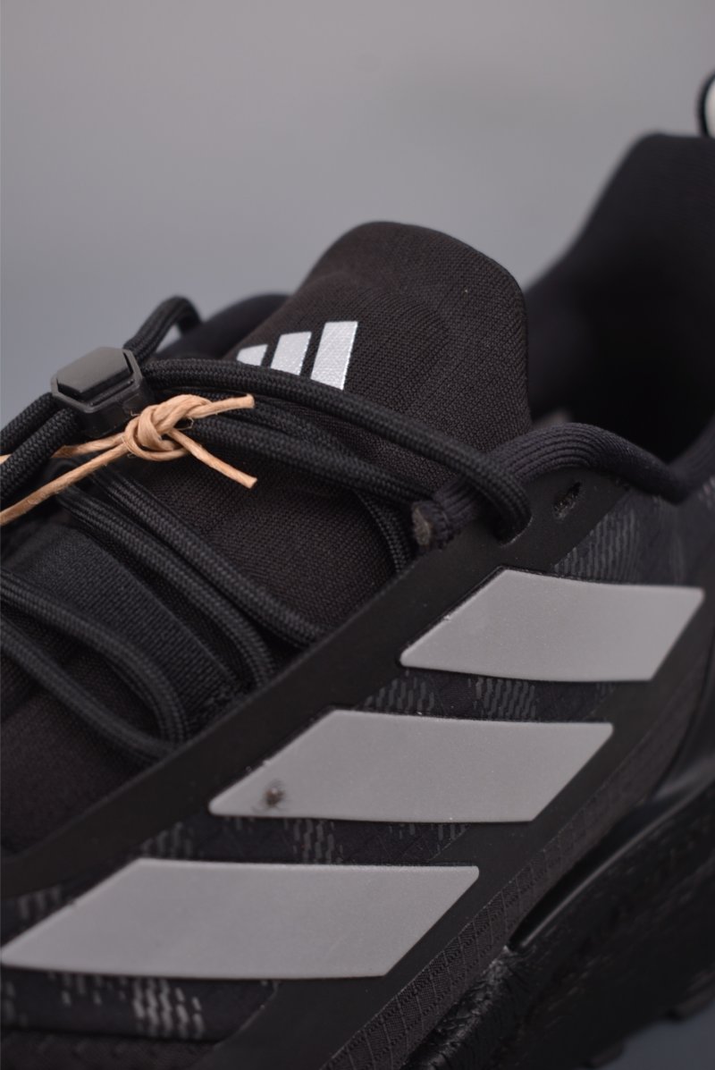 Adidas Ultraboost 5 Climawarm view