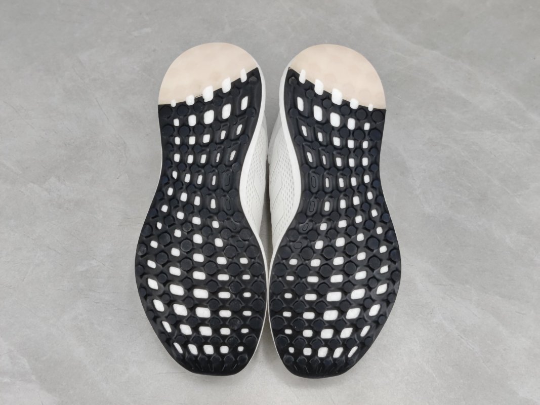 Adidas Pureboost 21 view