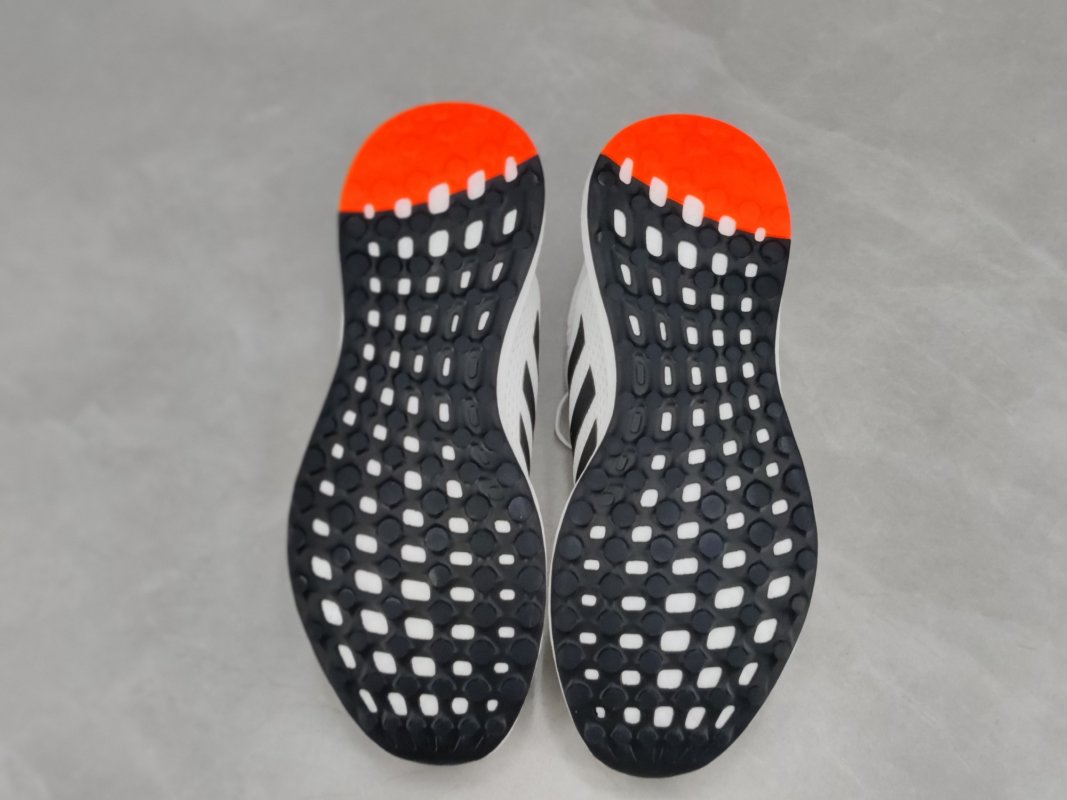 Adidas Pureboost 21 view