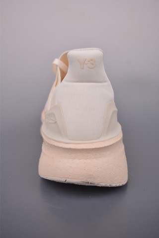 Y-3 Ultraboost 5 view 4