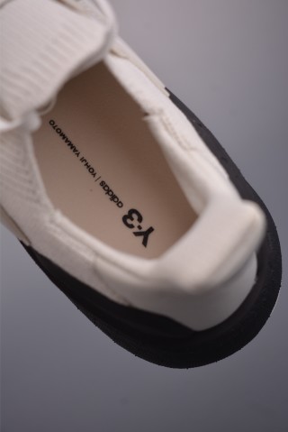 Y-3 Ultraboost 5 view 18