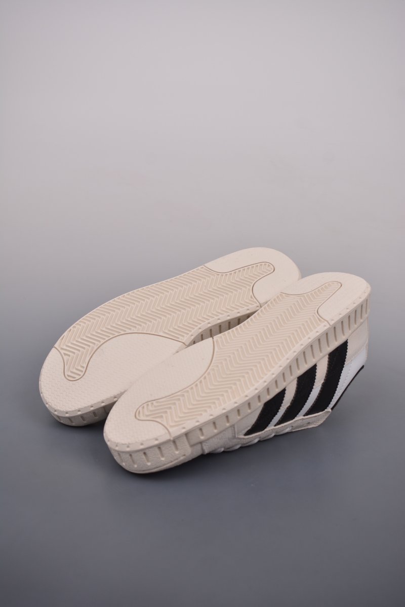 Adidas NRTN view