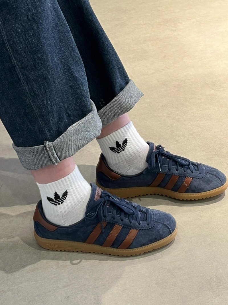 Adidas Campus 00s view