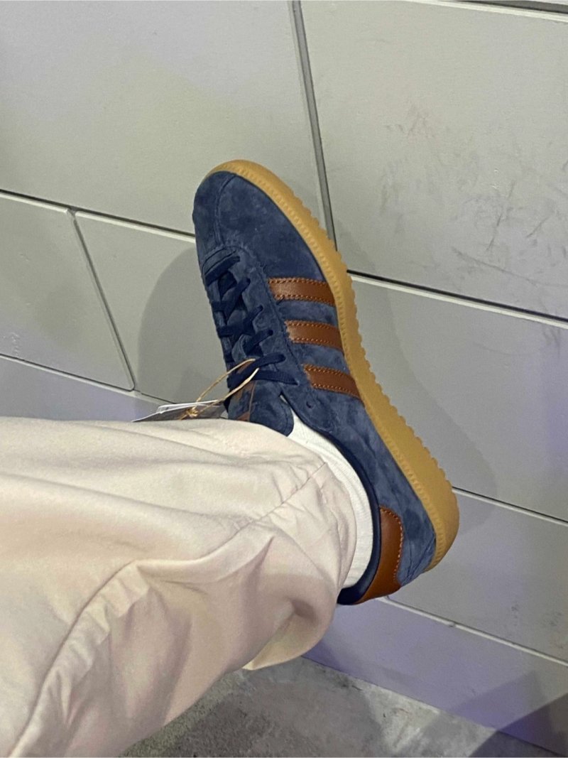 Adidas Campus 00s view