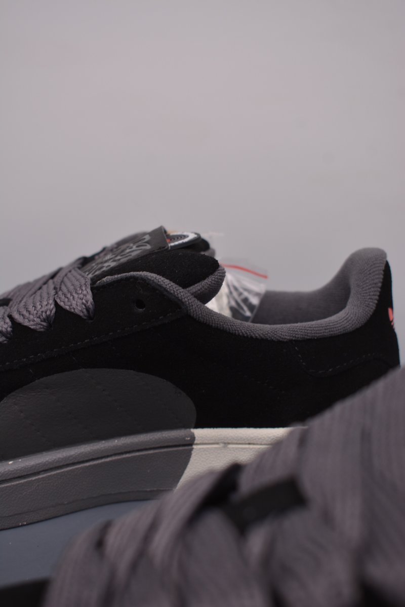Adidas Campus 00s view