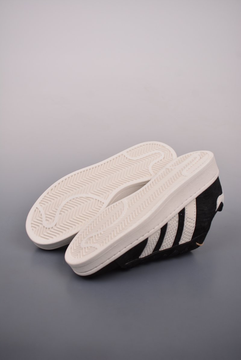 Adidas Campus 00s view