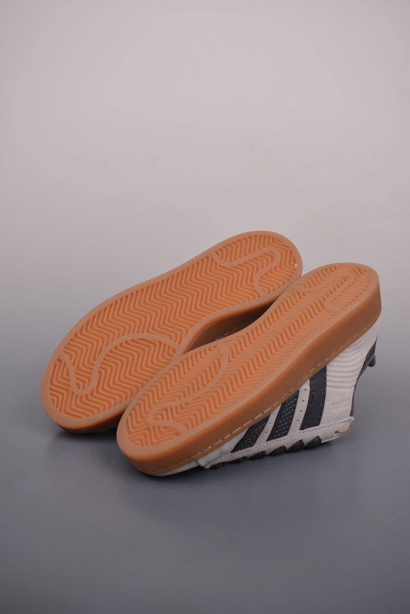 Adidas Campus 00s view
