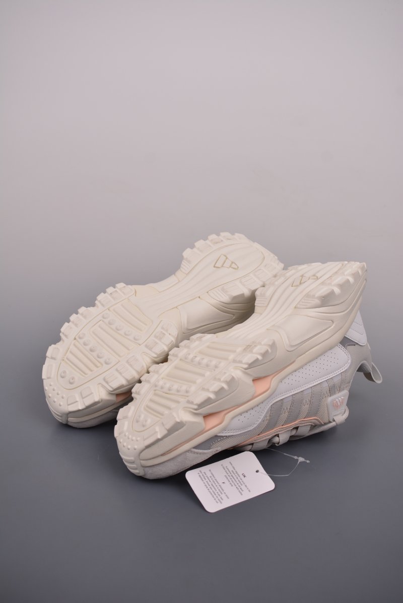 Adidas Citywowlk view