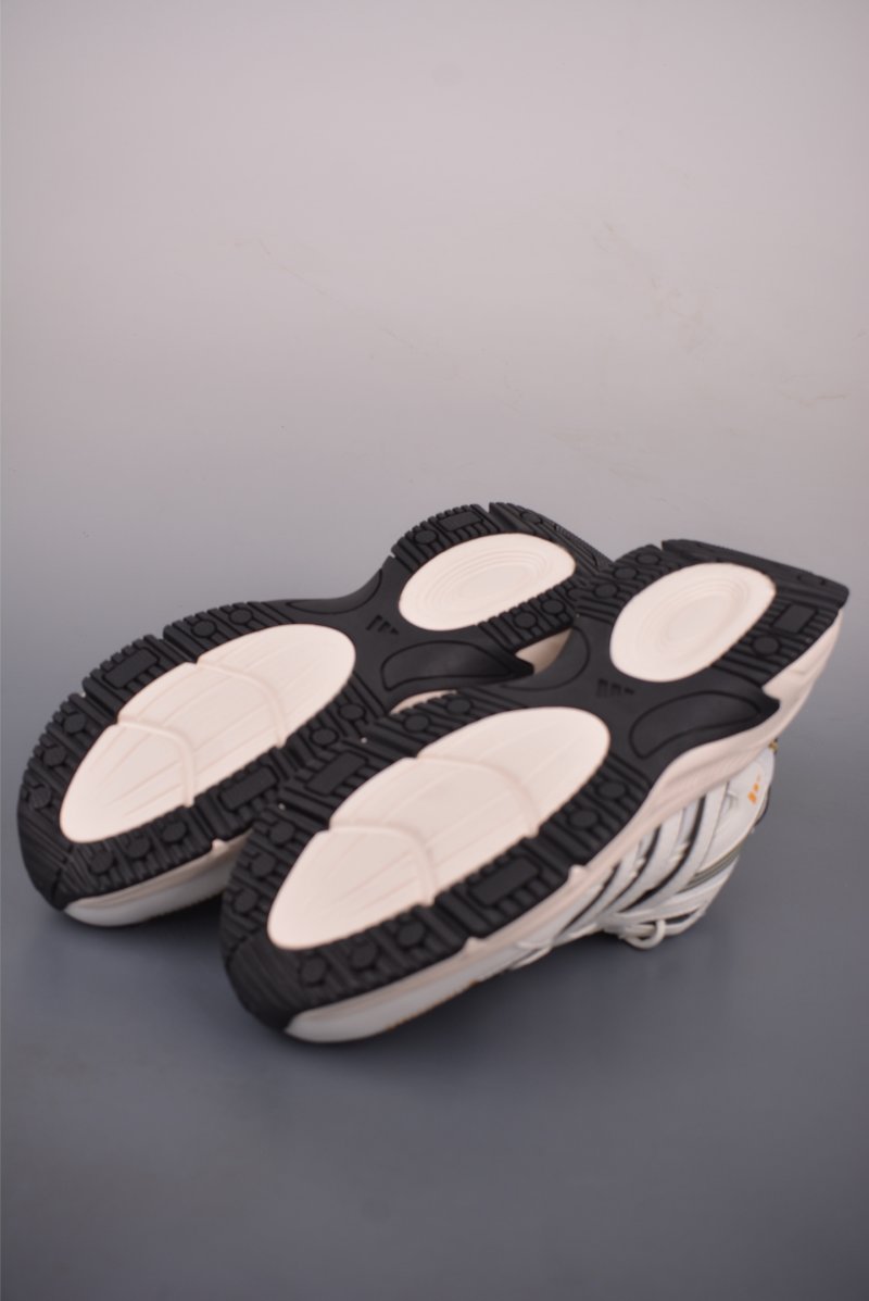 Adidas FC Classic view
