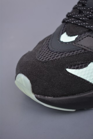 Adidas Lightblaze view 6