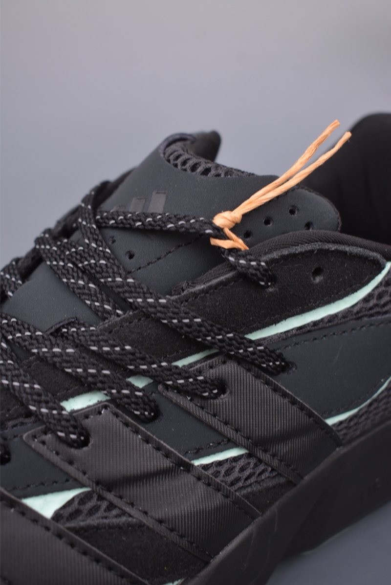 Adidas Lightblaze view