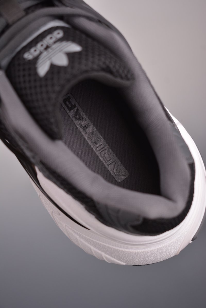 Adidas Originals Adistar XLG 3D view