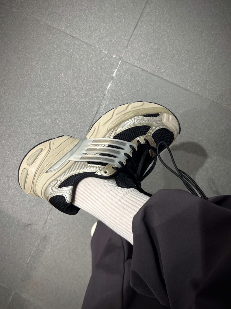 Adidas Originals Adistar XLG view