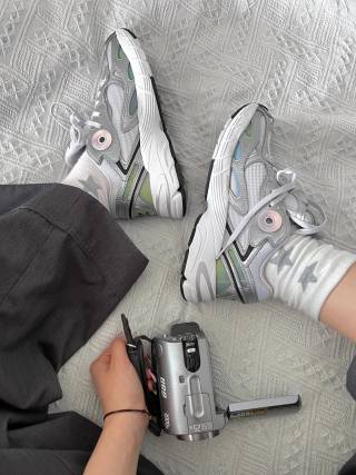 Adidas Originals Astir W view 3