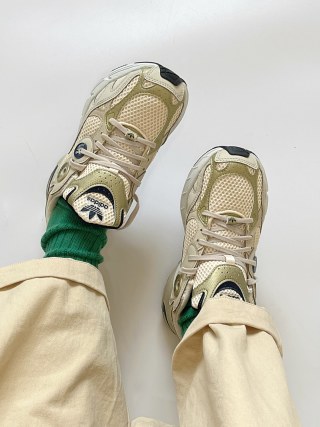 Adidas Originals Astir W view 2