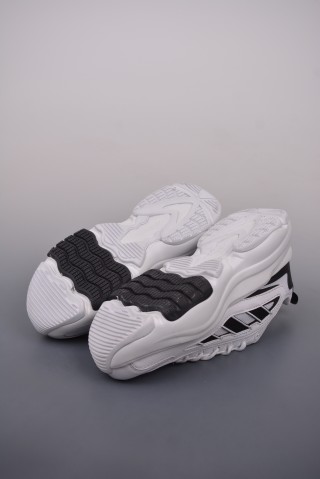 Adidas Ozgaia view 3
