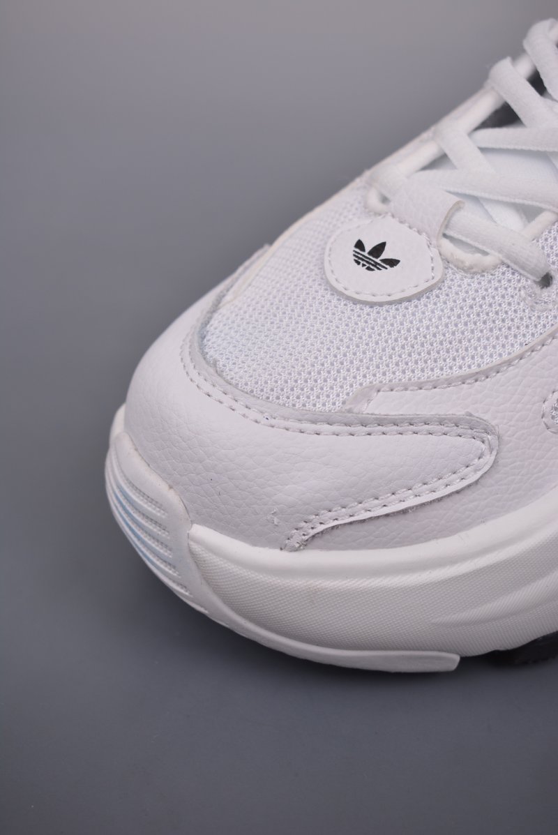 Adidas Ozgaia view