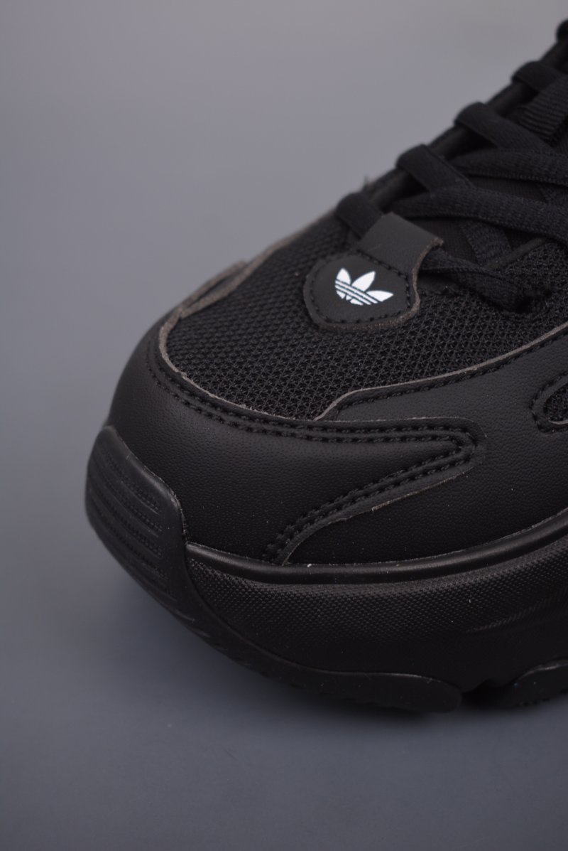 Adidas Ozgaia view