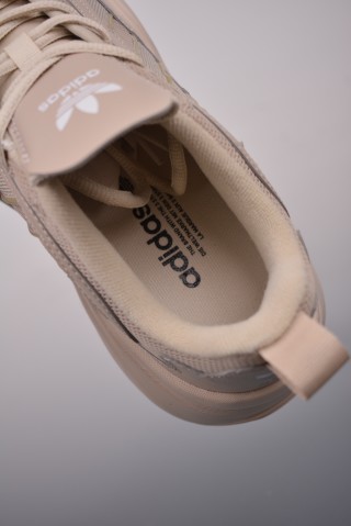 Adidas Ozgaia view 9