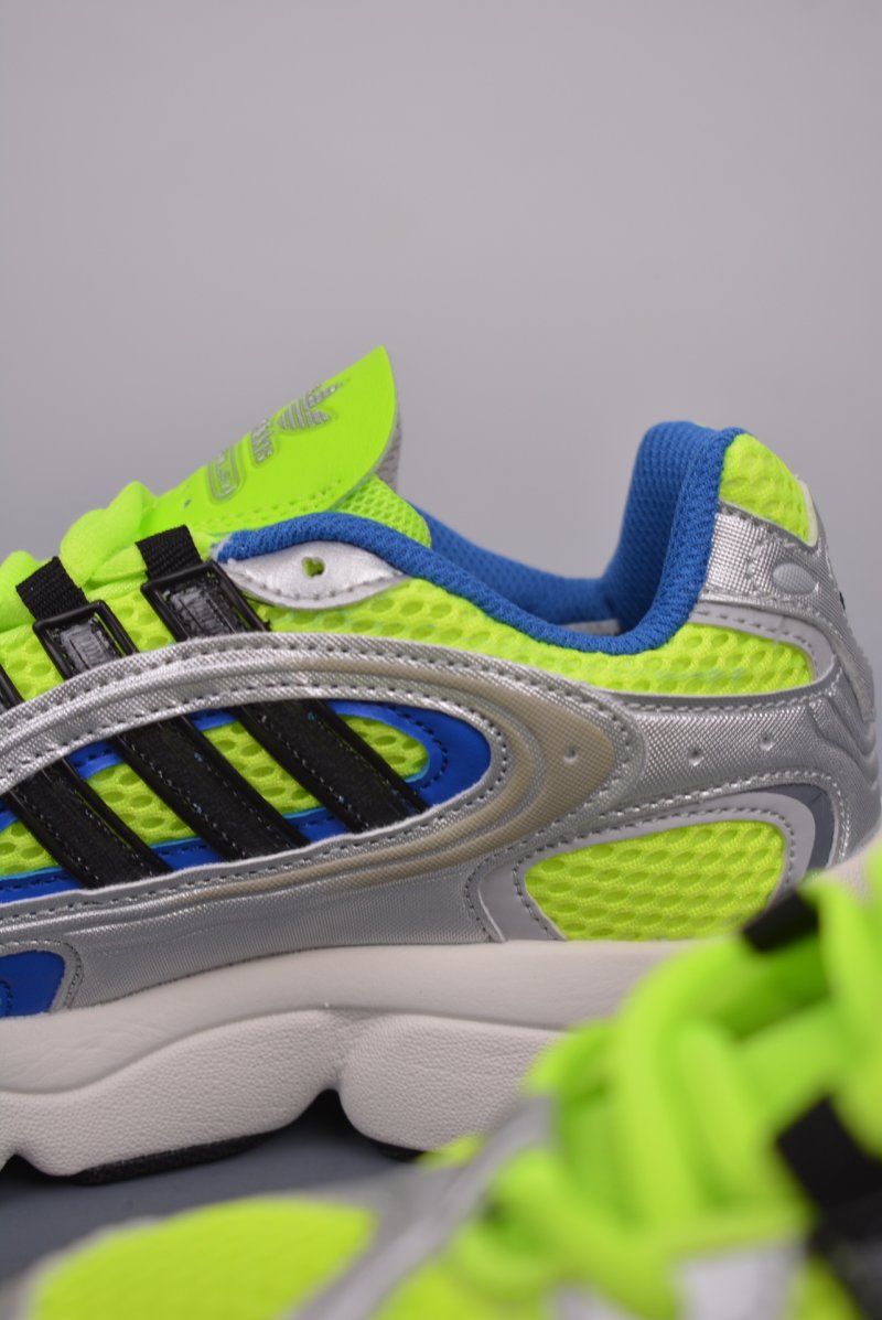 Adidas Ozmillen view