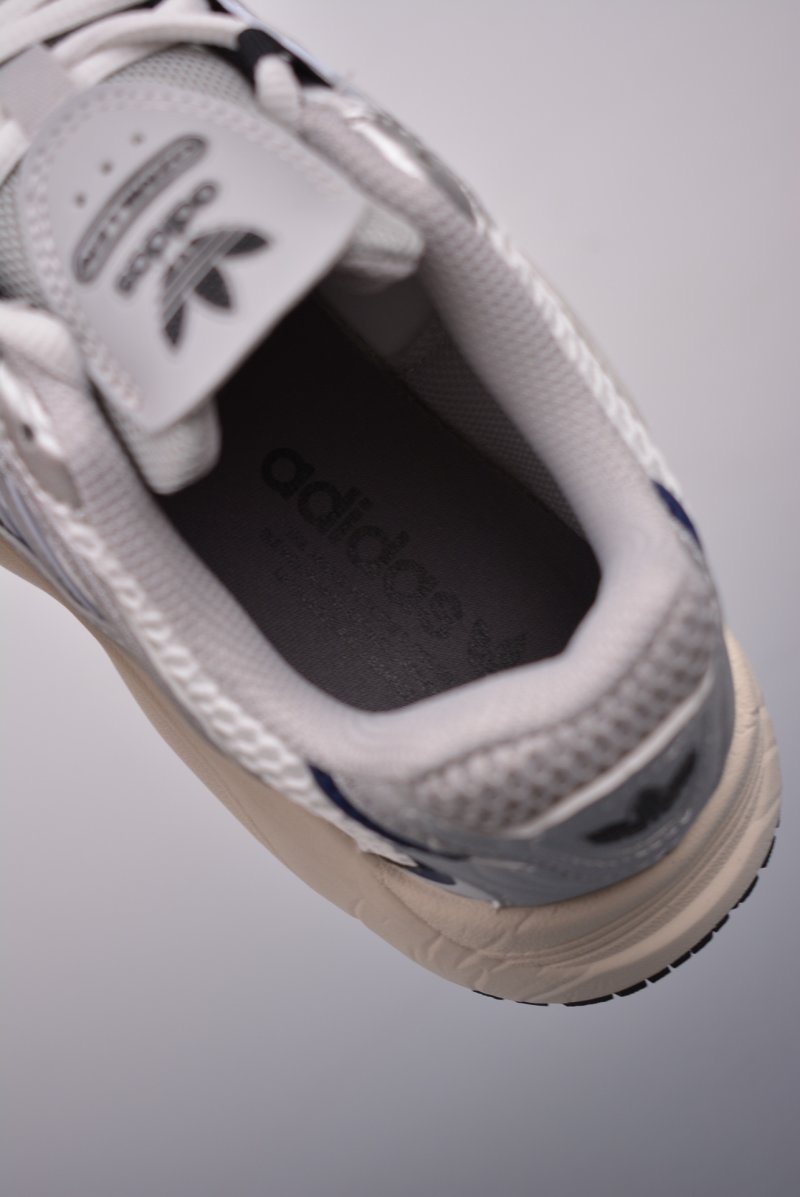 Adidas Ozmillen view