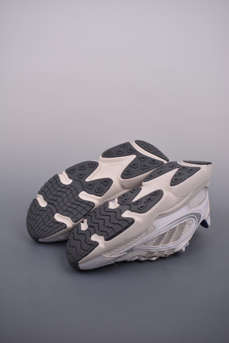 Adidas Ozmillen view