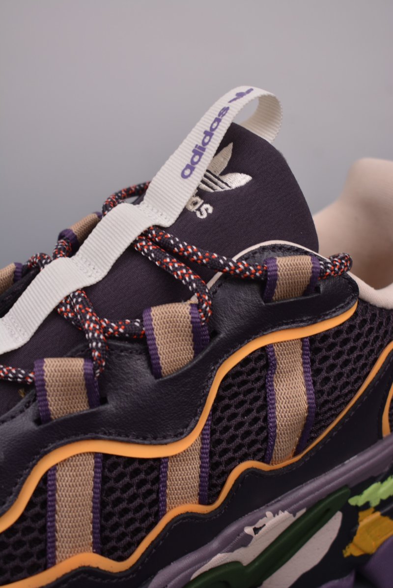 Adidas Ozthemis view