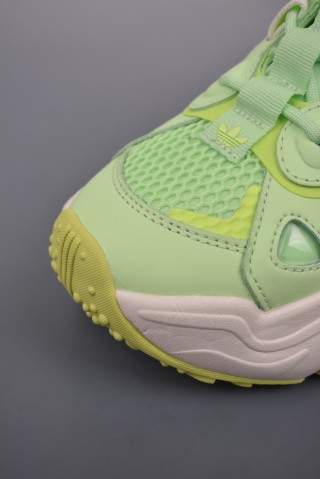 Adidas Ozthemis view 6