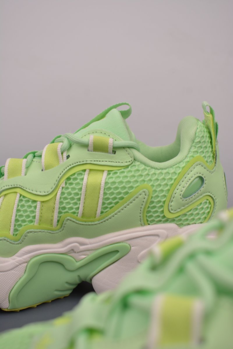 Adidas Ozthemis view