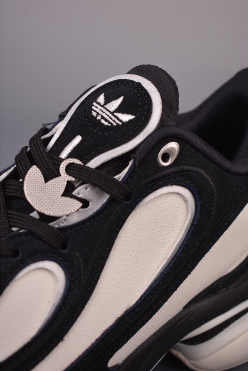 Adidas Ozvenuz view
