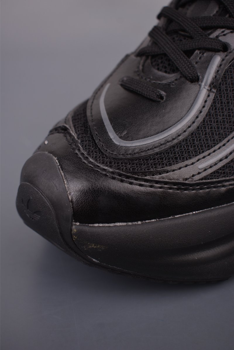 Adidas Ozvenuz view