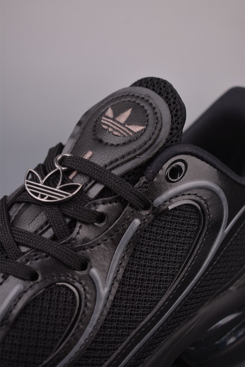 Adidas Ozvenuz view