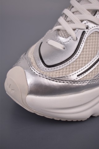 Adidas Ozvenuz view 6