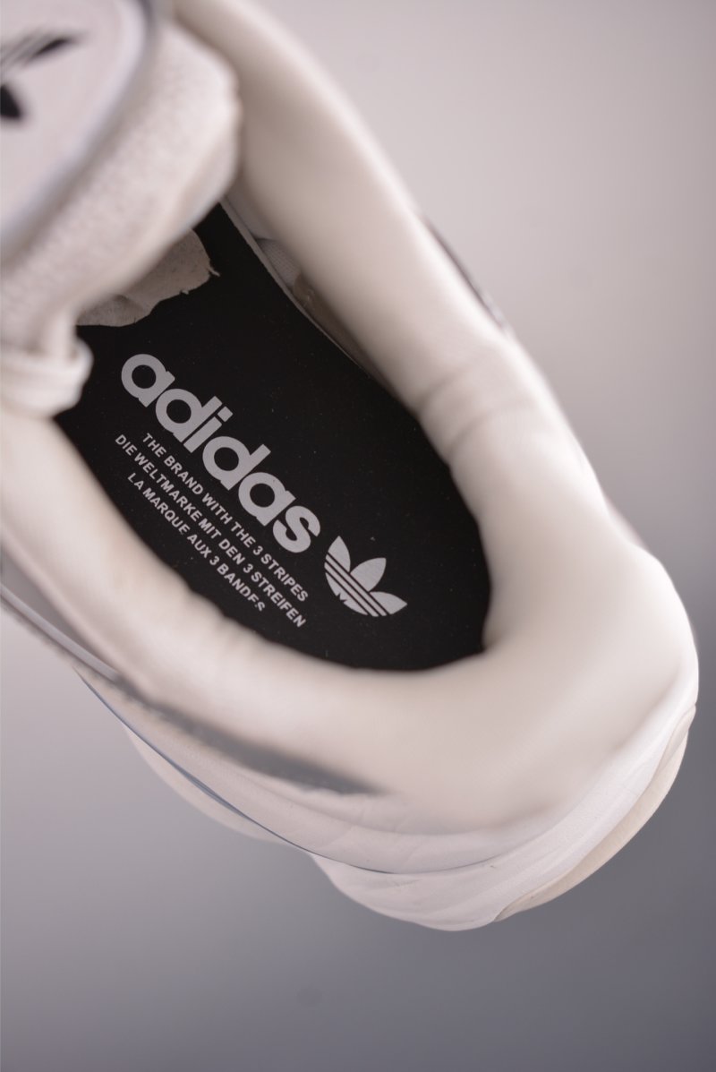 Adidas Ozvenuz view
