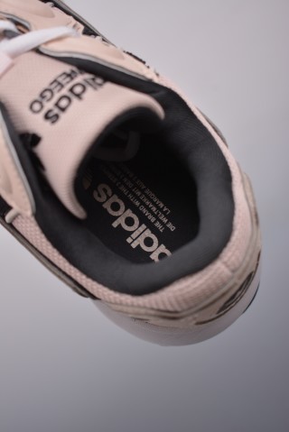 Adidas Ozweego OG view 9