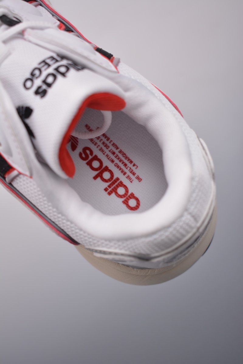 Adidas Ozweego OG view