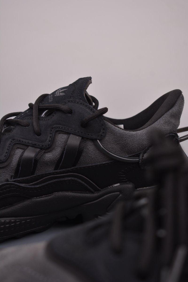 Adidas Ozweego TR view