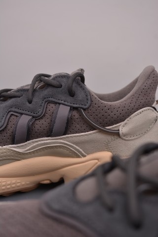 Adidas Ozweego TR view 8