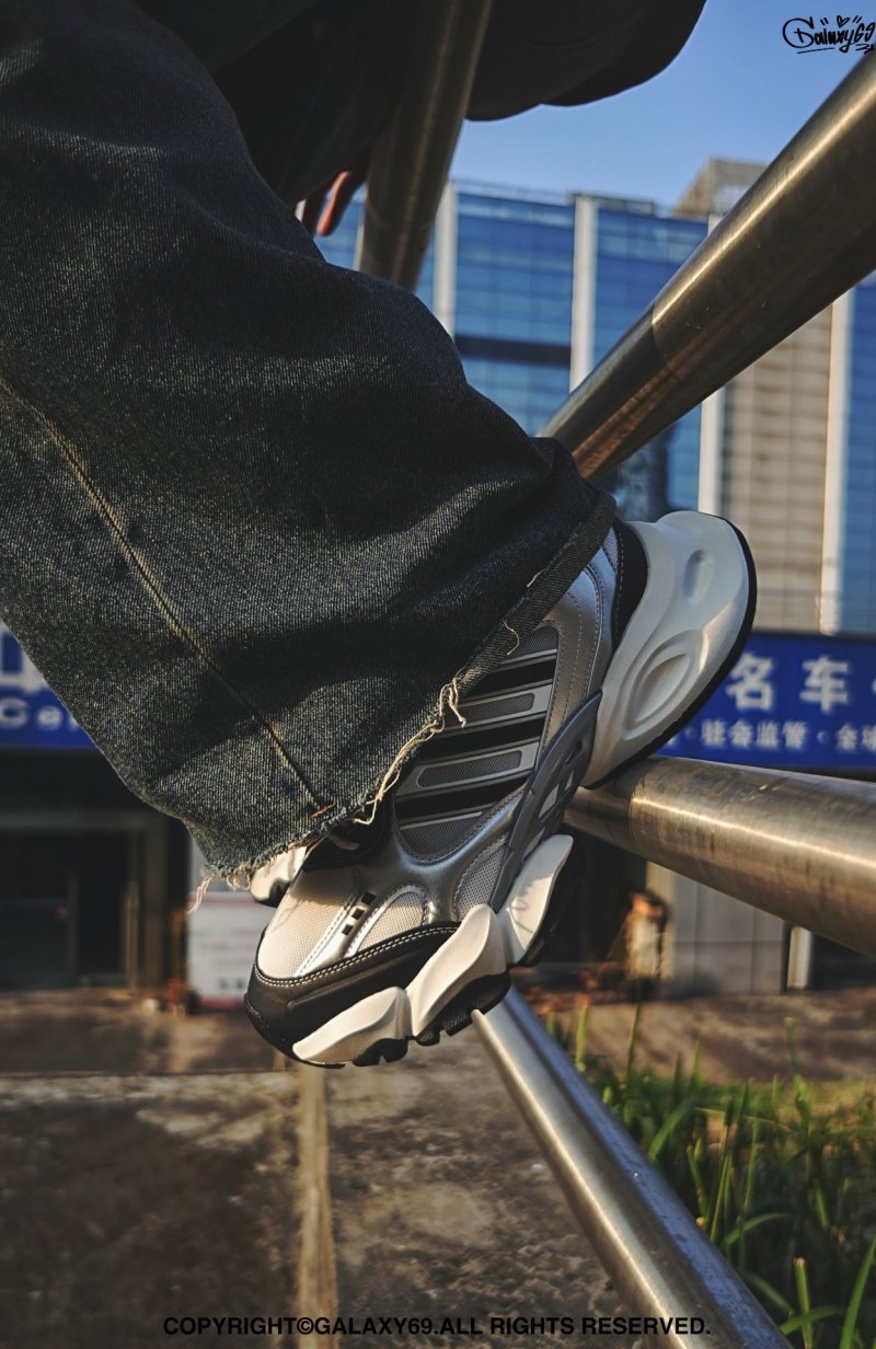 Adidas Vento XLG Deluxe view