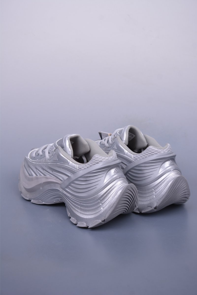 Adidas Vento XLG MTW view