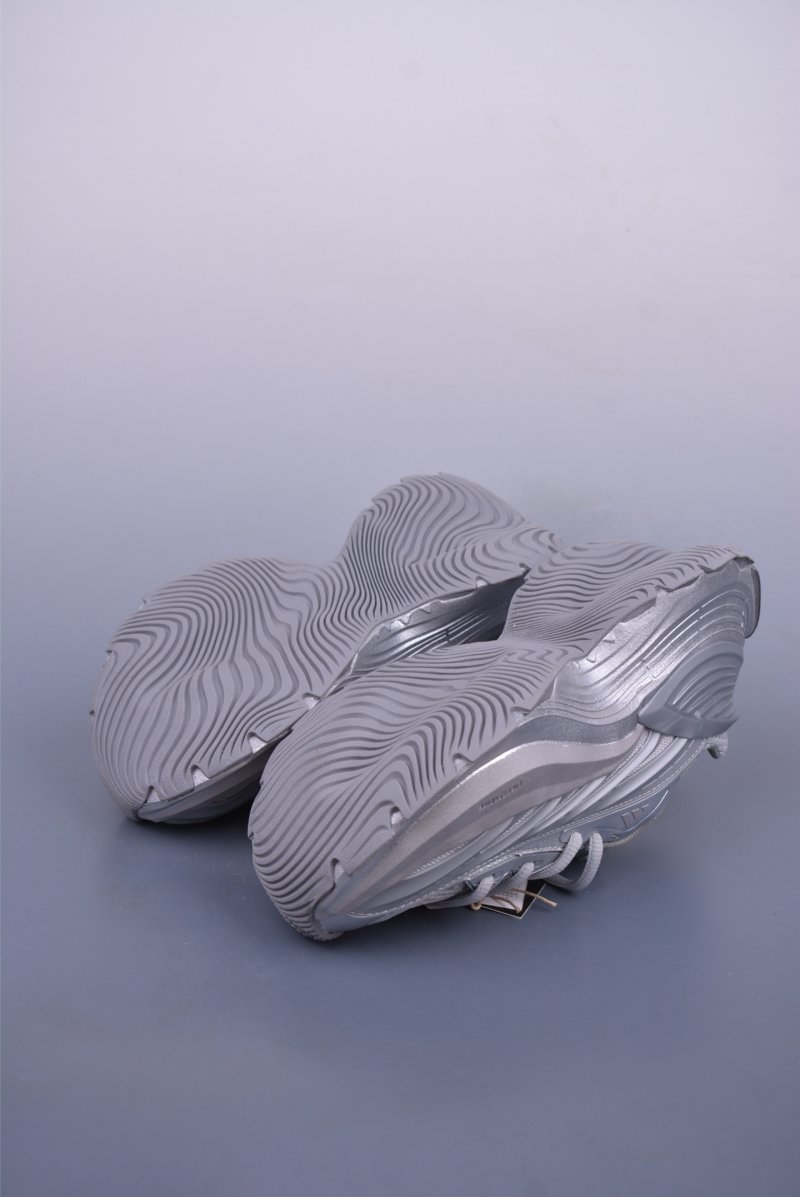Adidas Vento XLG MTW view