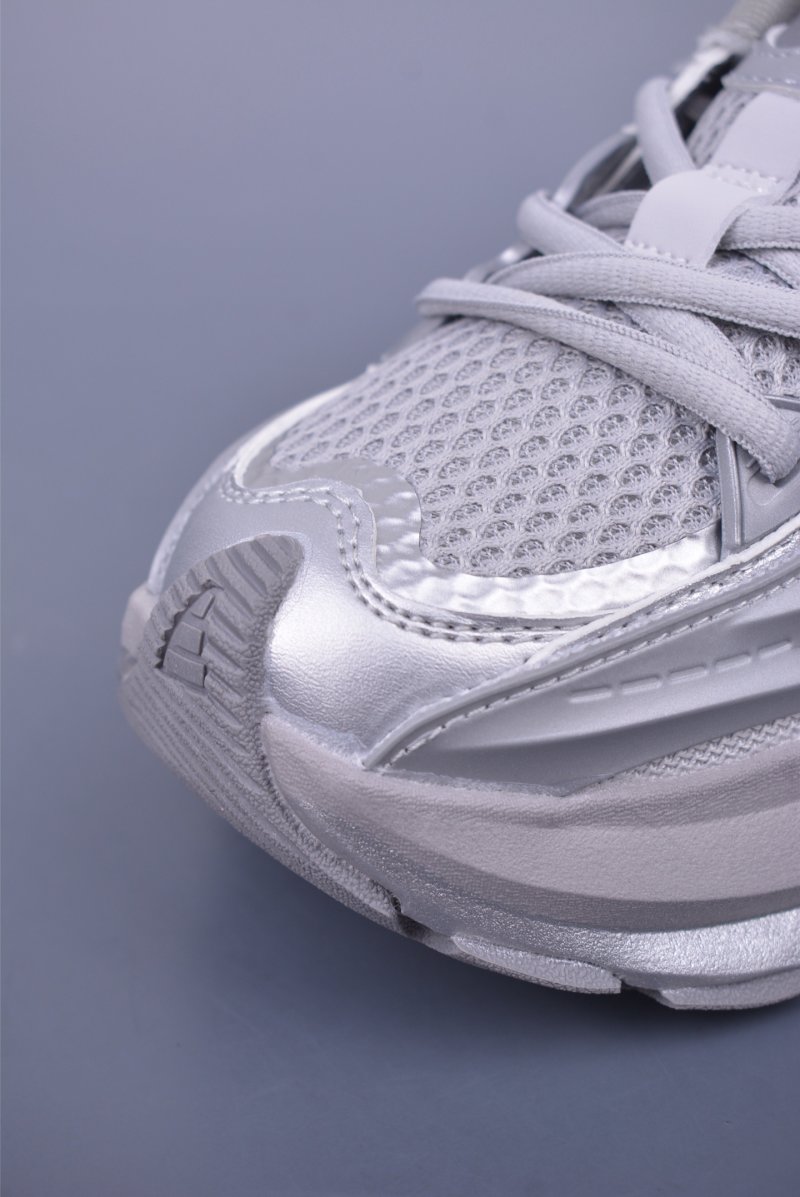 Adidas Vento XLG MTW view
